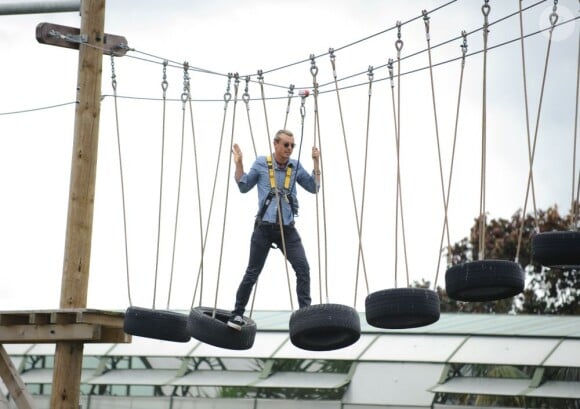 Gavin Rossdale s'essaye aux attractions périlleuses du Woburn Safari Park lors d'une journée en famille. Woburn, le 31 juillet 2013.