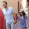 Eva Longoria et son petit ami Ernesto Arguello se promènent à Marbella, le 31 juillet 2013.