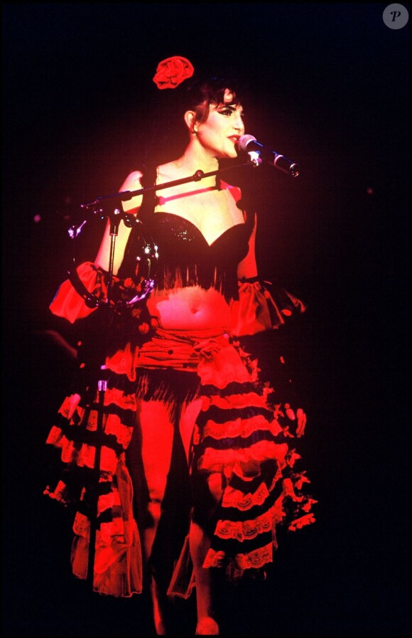 Archives - Lio en concert à l'Olympia en 1987.