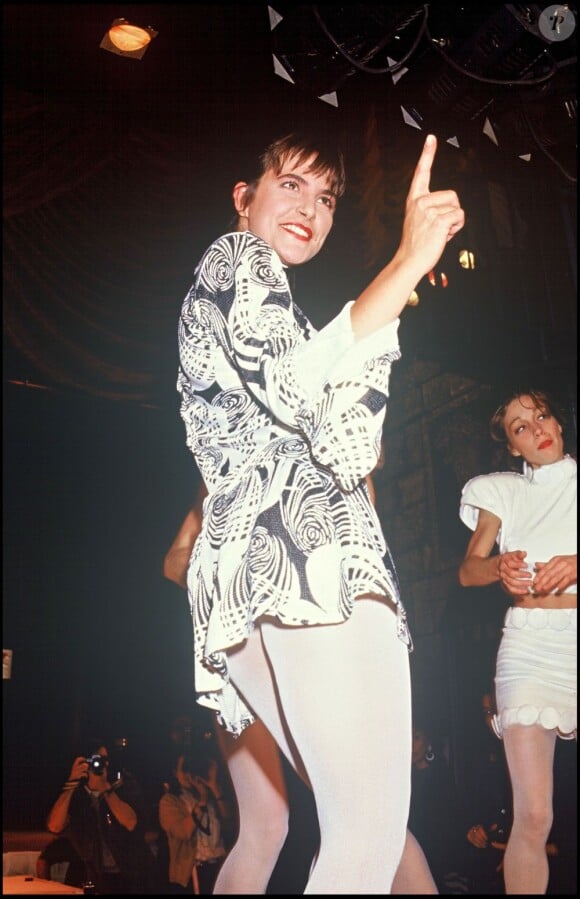 Archives - Lio lors d'un défilé de mode au Palace en 1986.