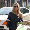 Heidi Klum fait ses courses en famille avec sa mère Erna et ses enfants Leni, du shopping avec ses enfants Leni, Henry, Johan, et Lou au supermarché Whole Foods dans le quartier de Brentwood. Los Angeles, le 2 aout 2013.