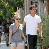 Kaley Cuoco et son nouvel amoureux, le joueur de tennis Ryan Sweeting, dans les rues de Los Angeles, le 3 août 2013