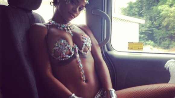 Rihanna : Dénudée et déchaînée à la Barbade pour une parade exotique