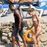 Doutzen Kroes : Sublime top model à Ibiza avec son chéri et leur petit Phyllon