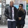 Beyoncé Knowles et Jay-Z se promènent avec leur fille Blue Ivy Carter à New York, le 25 février 2013.