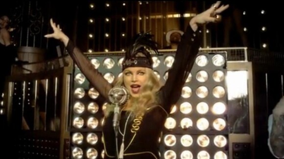 Fergie, divine : Gatsby bling-bling dans ''A Little Party Never Killed Nobody''