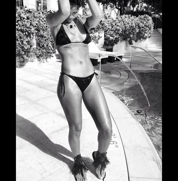 En vacances à la Barbade, Rihanna s'affiche tous les jours en bikini sur son profil Instagram. Ici le 9 août 2013.