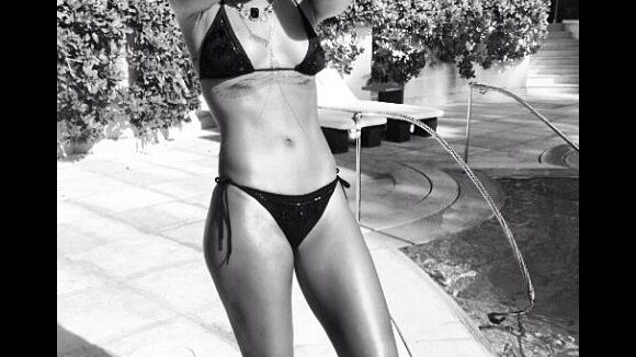 Rihanna en vacances : Sirène bling-bling, encore des photos très hot en bikini !