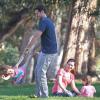 EXCLUSIVITE : Alyson Hannigan en famille dans un parc de Los Angeles, le 10 août 2013.