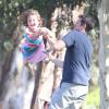 EXCLUSIVITE : Alexis Denisof en famille dans un parc de Los Angeles, le 10 août 2013.