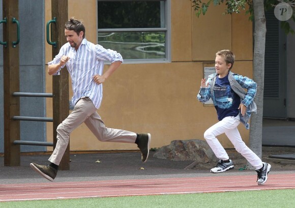 Kate Hudson et Matt Bellamy visitent la nouvelle école du fils de l'actrice, Ryder, à Santa Monica, le 2 août 2013.