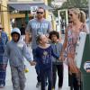 Heidi Klum, accompagnée de son petit ami Martin Kirsten, emmène ses enfants Leni, Henry, Johan et Lou au café Starbucks à Brentwood, le 11 août 2013.