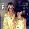 Joy et Jade, les deux filles de Laeticia et Johnny Hallyday, participent à une soirée disco en famille à Saint-Barthélemy - août 2013