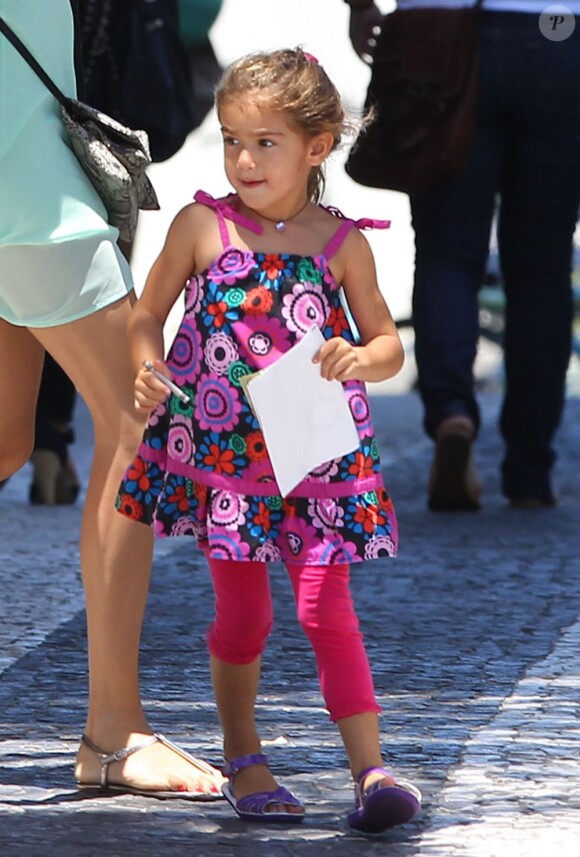 Valentina, la fille aînée d'Adriana Lima à Miami, le 13 août 2013.