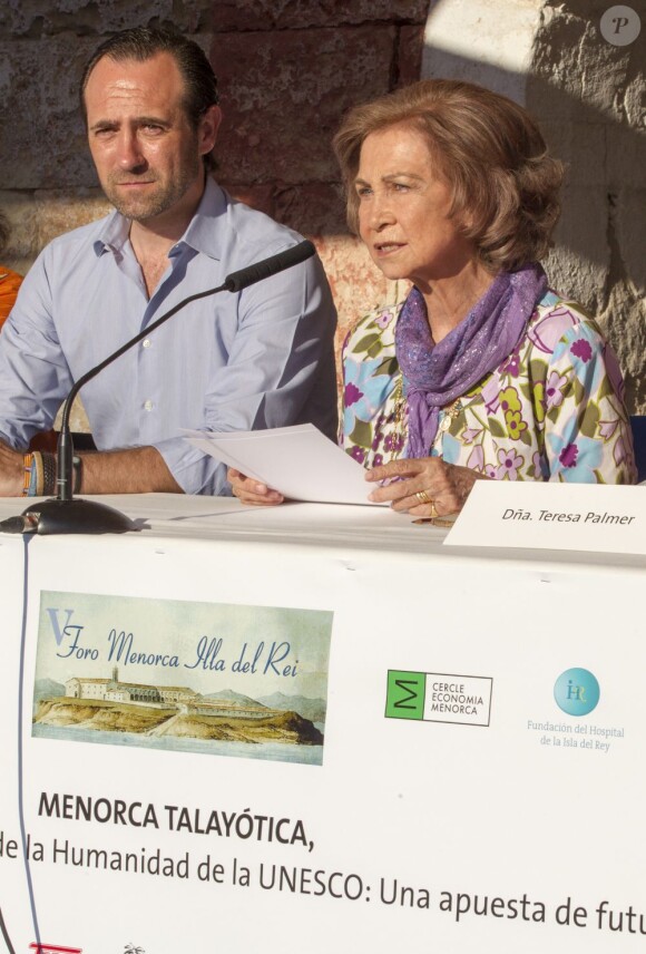 La reine Sofia d'Espagne présidait le 14 août 2013 sur l'Illa del Rei située dans l'embouchure du port de Mahon, à Minorque, un congrès visant à son classement au patrimoine mondial de l'humanité de l'UNESCO.