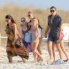 Kate Moss, surprise à Formentera avec son mari et d'autres membres de sa famille. Le 16 aout 2013.