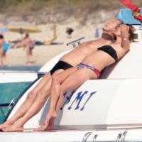 Kate Moss : Bain de soleil en bikini lors de vacances en Espagne