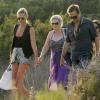 Kate Moss poursuit ses vacances à Formentera avec son époux Jamie Hince et des membres de sa famille. Le 16 août 2013.