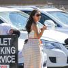 Eva Longoria, particulièrement ravissante, retourne à sa voiture après avoir assisté à l'anniversaire de la fille de son ami Mario Lopez, à Los Angeles, le 17 août 2013