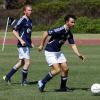 Kevin, Joe et Nick Jonas du groupe Jonas Brothers sur un terrain de foot de Los Angeles à l'occasion d'un match caritatif au profit de l'association Jonas Brothers Change for the Children Foundation, le 17 août 2013.