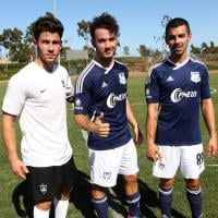 Jonas Brothers au foot : Kevin et Joe applaudis par leur chérie, Nick en solo