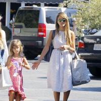 Jessica Alba : Lady chic avec sa fille pour la baby-shower de Jaime King