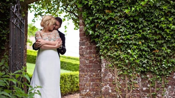 Kelly Clarkson, agacée, annule sa grande cérémonie mais pas son mariage