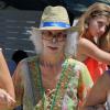 La duchesse d'Albe en vacances le 14 août 2013 à Ibiza, où elle a reçu la visite de ses enfants Eugenia et Cayetano.