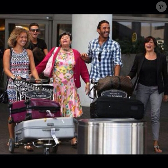 Nabilla poste une photo de sa famille arrivant à Los Angeles - Photo Instagram du compte de Nabilla