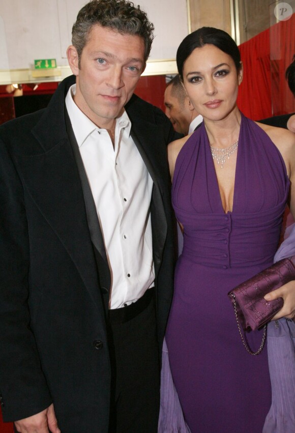 Monica Bellucci (en Dior) et Vincent Cassel posent aux César du Cinéma 2009.