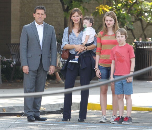 Steve Carell, Jennifer Garner, Kerris Dorsey et Ed Oxenbould sur le tournage du film "Alexander and the Terrible, Horrible, No Good, Very Bad Day" à Pasadena, le 26 août 2013.