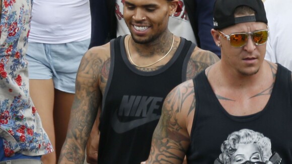 Chris Brown : En vacances, il retrouve la raison et promet d'accomplir ses TIG