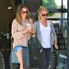 Ashley Tisdale et Hilary Duff ont fait du shopping chez Barney's à Los Angeles. Le 18 août 2013.