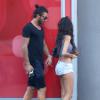 Exclusif - Nabilla Benattia et son petit ami Thomas Vergara font du shopping à Hollywood, le 25 août 2013.