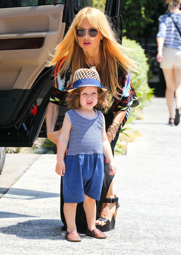 Rachel Zoe et son fils Skyler vont faire du shopping à Beverly Hills, le 10 août 2013.
