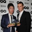 Noel Gallagher et son prix d'Icon lors des GQ Men of the Year Awards à la Royal Opera House. Londres, le 3 septembre 2013.