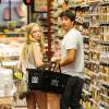 Amanda Seyfried et Justin Long go grocery font des courses ensemble à Los Angeles, le 1er septembre 2013.