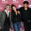 Le réalisateur Philippe Garrel, Esther Garrel et Louis Garrel lors du photocall du film La Jalousie pendant la Mostra de Venise le 5 septembre 2013