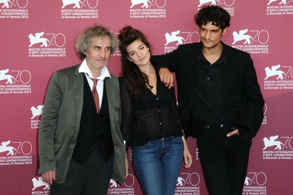 Le réalisateur Philippe Garrel, Esther Garrel et Louis Garrel lors du photocall du film La Jalousie pendant la Mostra de Venise le 5 septembre 2013