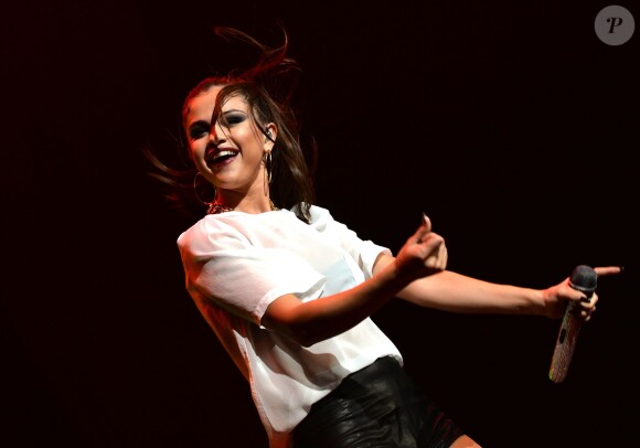 Selena Gomez se produit sur la scène du Zénith de Paris, le jeudi 5 septembre 2013.