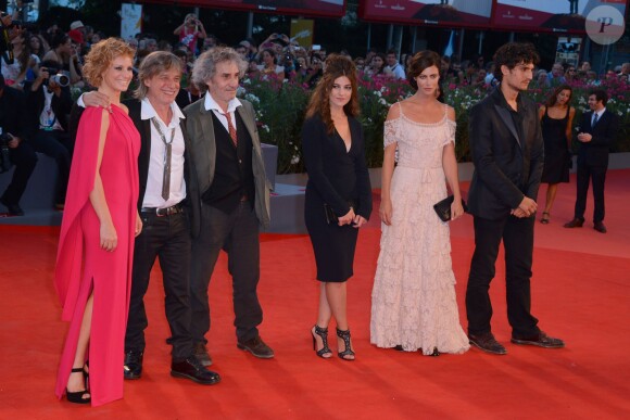 Rebecca Convenant, Jean Louis Aubert, Philippe Garrel, Esther Garrel, Anna Mouglalis, Louis Garrel lors de la présentation du film La Jalousie à la 70e Mostra de Venise, le 5 septembre 2013.