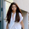 Selena Gomez, craquante et entièrement habillée en River Island à son arrivée à la station NRJ. Paris, le 5 septembre 2013.