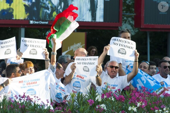 Une manifestation anti-Obama lors de la cérémonie de clôture du festival de Venise, le 7 septembre 2013.