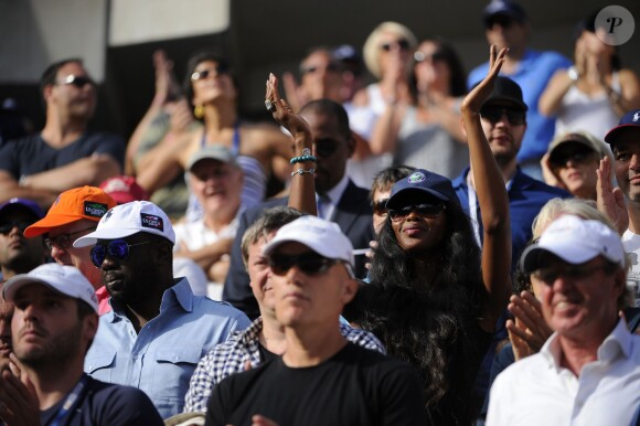 Naomi Campbell dans les gradins du court Arthur-Ashe pour la demi-finale Nadal-Gasquet de l'US Open 2013. Rafael Nadal a privé Richard Gasquet de finale à l'US Open en le battant (6-4, 7-6, 6-2) à New York le 7 septembre 2013.