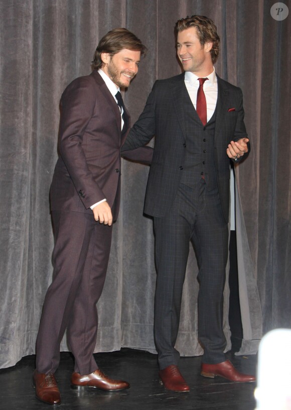 Chris Hemsworth, Daniel Brühl à la projection de Rush le 8 septembre 2013 lors du Festival international du film de Toronto (TIFF) au Canada