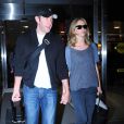 John Krasinski et Emily Blunt arrivent à l'aéroport de New York, le 2 juin 2013.