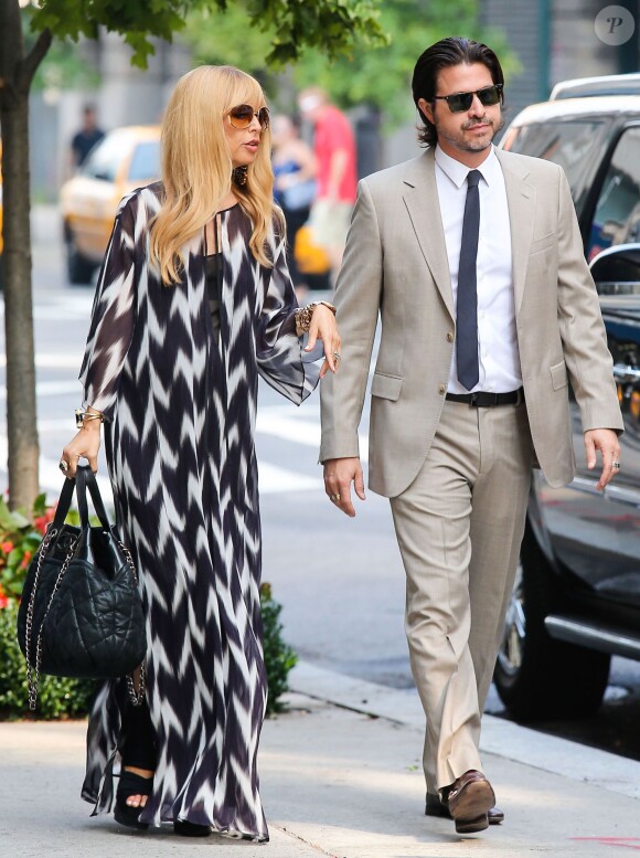 Rachel Zoe et son mari Rodger Berman se promènent dans les rues de New York. Le 11 septembre 2013.