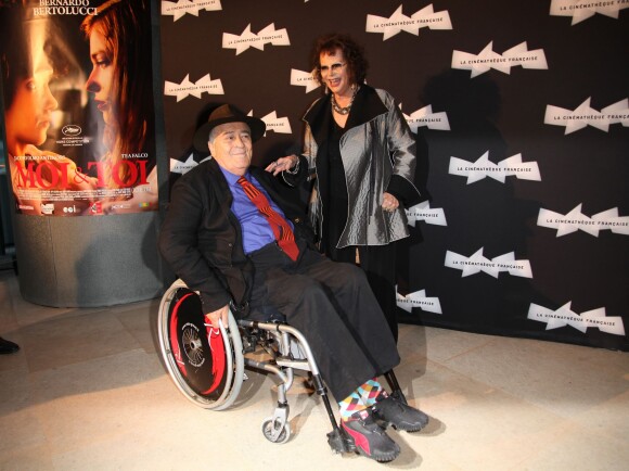 Bernardo Bertolucci et Claudia Cardinale posent lors de la première du film "Moi et Toi" à la Cinémathèque française à Paris, le 16 septembre 2013.