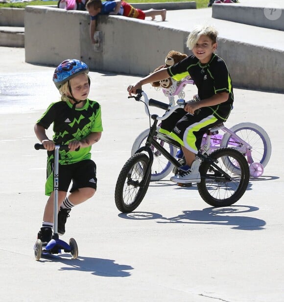 Gwen Stefani, enceinte, a emmené ses enfants Kingston et Zuma dans un parc à Santa Monica, le 15 septembre 2013.