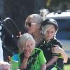 Gwen Stefani, enceinte, avec ses enfants Kingston et Zuma dans un parc à Santa Monica, le 15 septembre 2013.